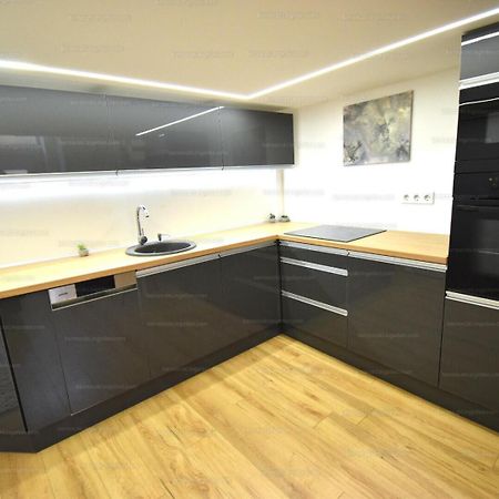 Julia Apartman Мишкольц Экстерьер фото
