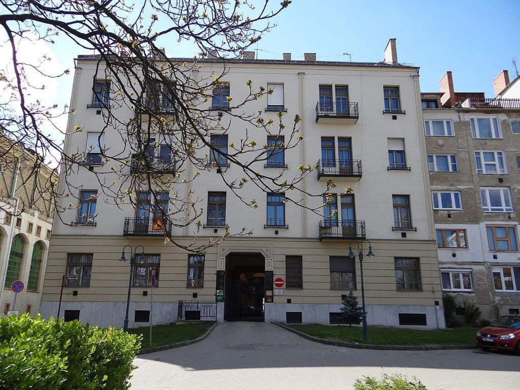 Julia Apartman Мишкольц Экстерьер фото