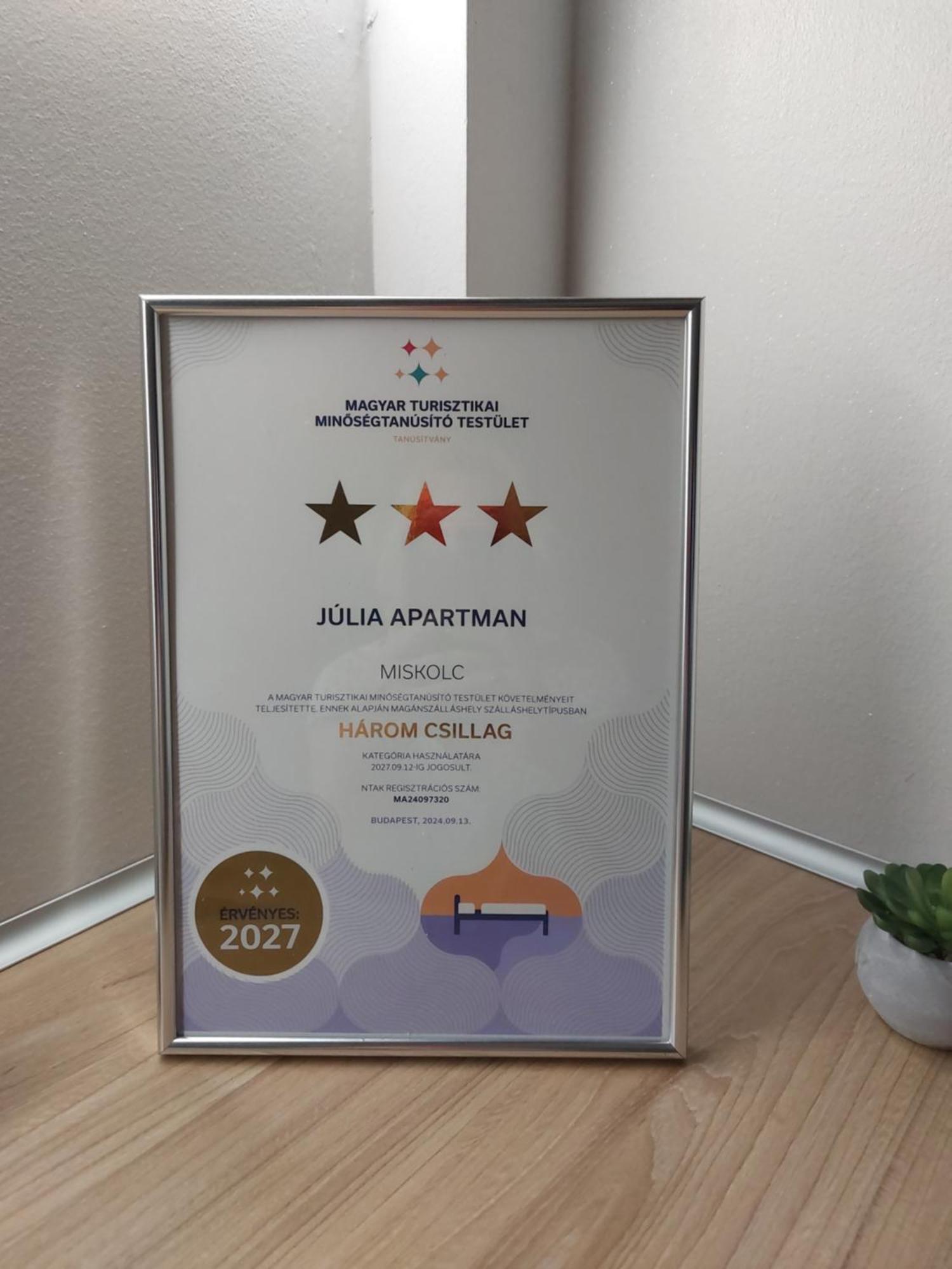 Julia Apartman Мишкольц Экстерьер фото